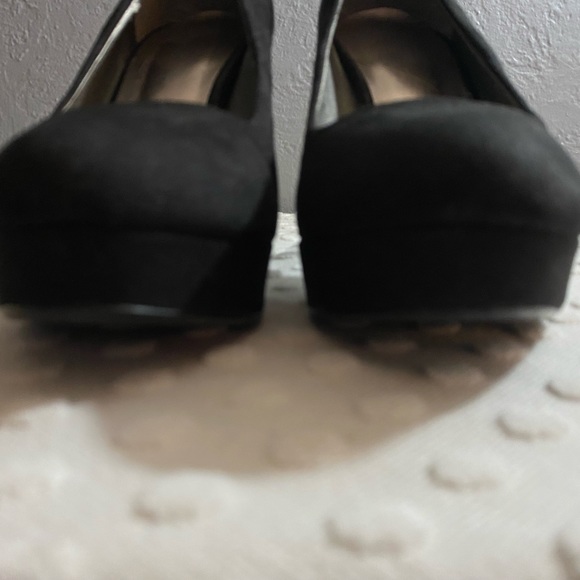 MAURICES Black Suede Platform pump - Picture 16 of 16